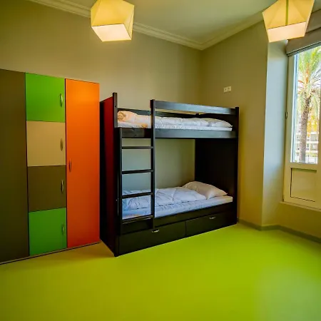 Albergue Banana's Camp Cannes